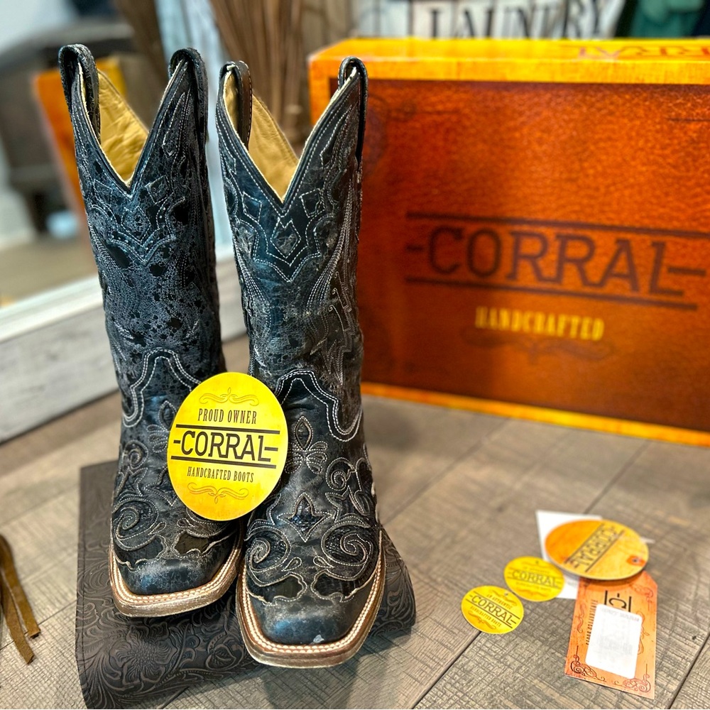 CORRAL Vintage Line Western Cowgirl Boots! Excellent Condition!